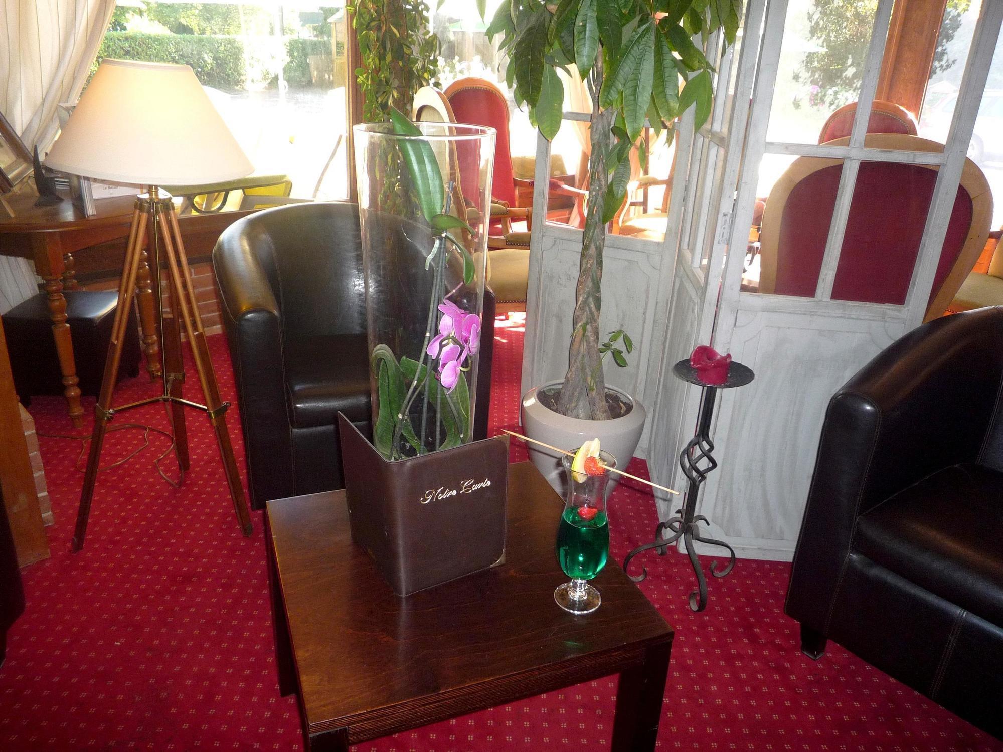 Logis Hotel Restaurant Spa L'Auberge Du President 코르메이유 외부 사진